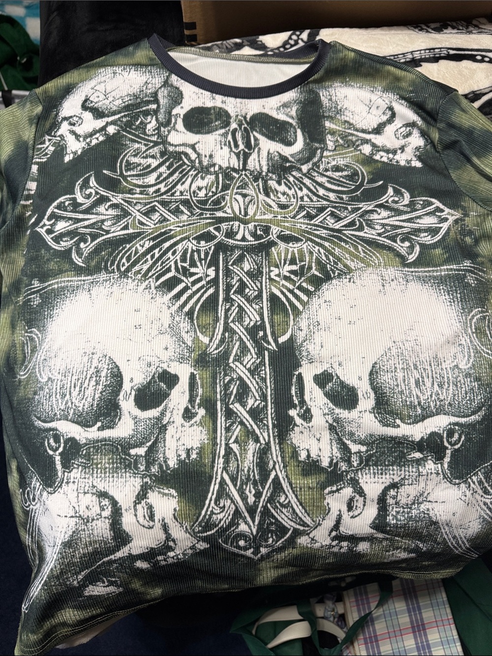 Source Unknown Olive Green and White Skull Cross Long-Sleeve Tee